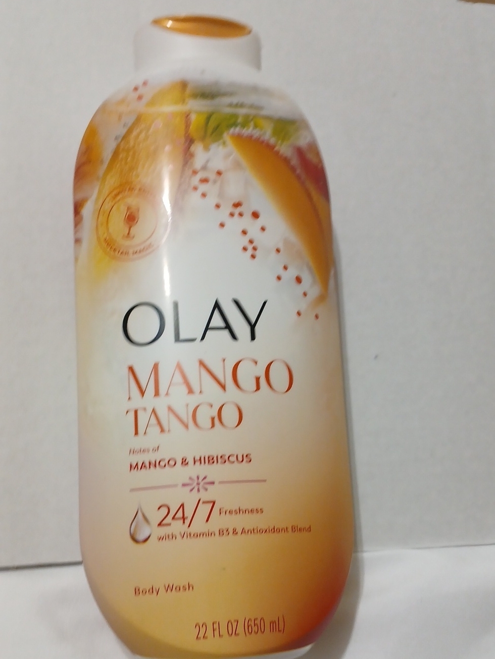 OLAY Mango Tango Scented Body Wash - White and Orange Packaging
